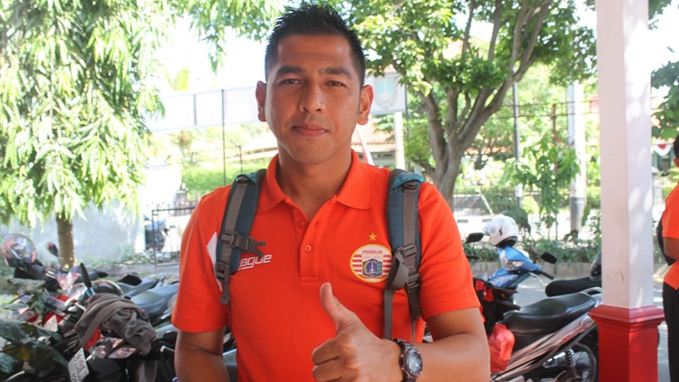 Eks asisten pelatih Persija, Jan Saragih Copyright: © Raditya Erwiyanto/INDOSPORT.